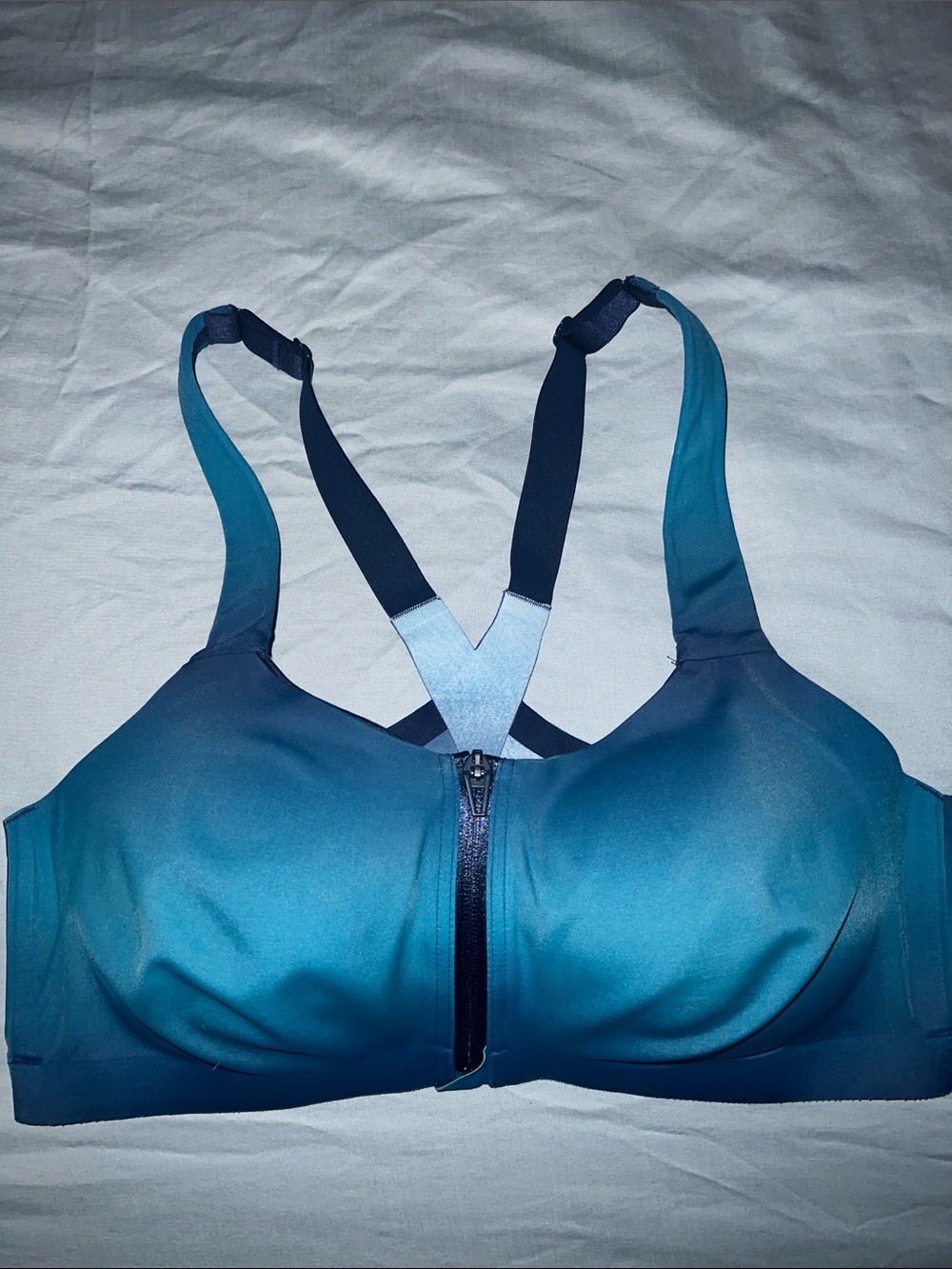 Victoria’s Secret Sport Knockout Front-Zip Ombré Blue Racerback Bra